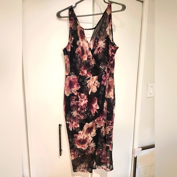 Dress - Picture 1 of 3